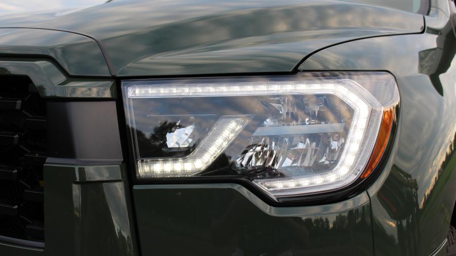 Детали экстерьера Toyota Sequoia TRD Pro 2020 года  (фото 10 из 44)